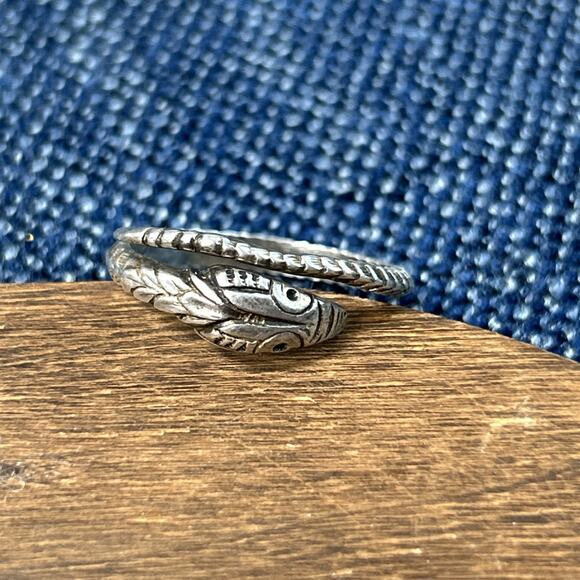Vintage Sterling Silver Wrap Around Snake Ring Size 8 - Picture 5 of 5
